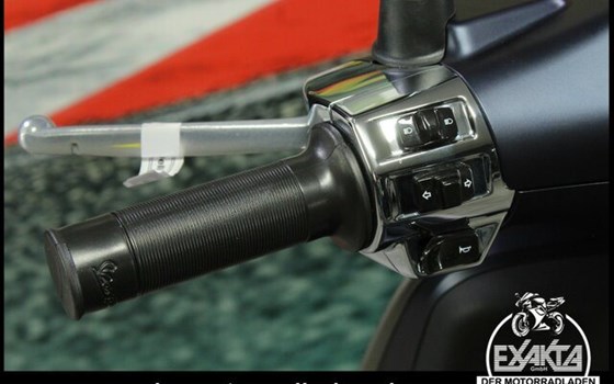 Gebrauchtmotorrad Vespa Primavera 125 75th - Bild 17