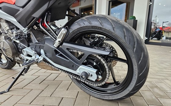 Gebrauchtmotorrad Aprilia Tuono 457 - Bild 10