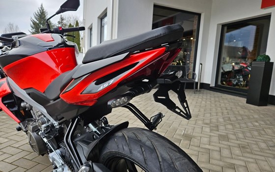 Gebrauchtmotorrad Aprilia Tuono 457 - Bild 11