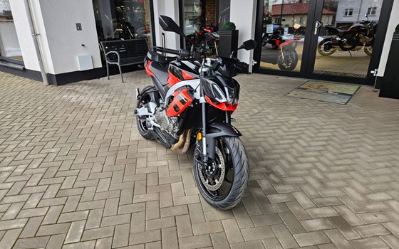 Gebrauchtmotorrad Aprilia Tuono 457 - Bild 2