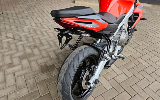 Gebrauchtmotorrad Aprilia Tuono 457 - Bild 4