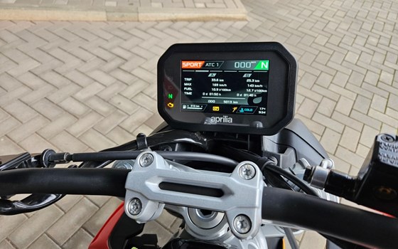 Gebrauchtmotorrad Aprilia Tuono 457 - Bild 6