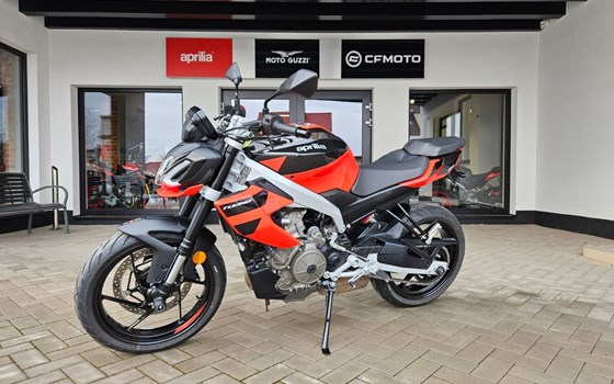 Gebrauchtmotorrad Aprilia Tuono 457 - Bild 8