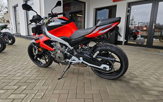 Gebrauchtmotorrad Aprilia Tuono 457 - Bild 9