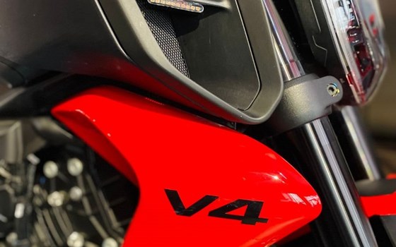 Gebrauchtmotorrad Ducati Diavel V4 - Bild 2