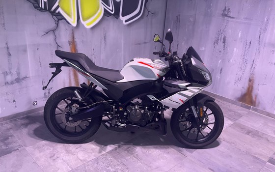 Gebrauchtmotorrad Aprilia Tuono 125 - Bild 1