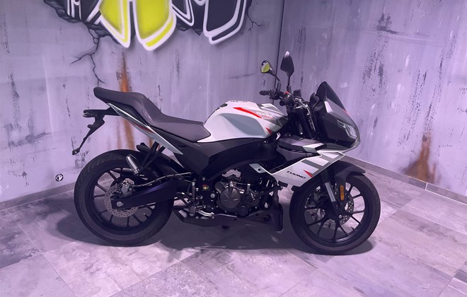 Aprilia Tuono 125