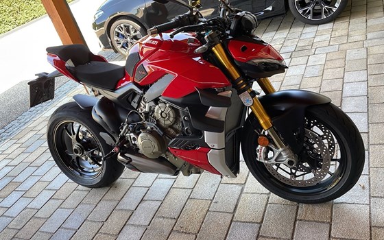 Gebrauchtmotorrad Ducati Streetfighter V4 S - Bild 1