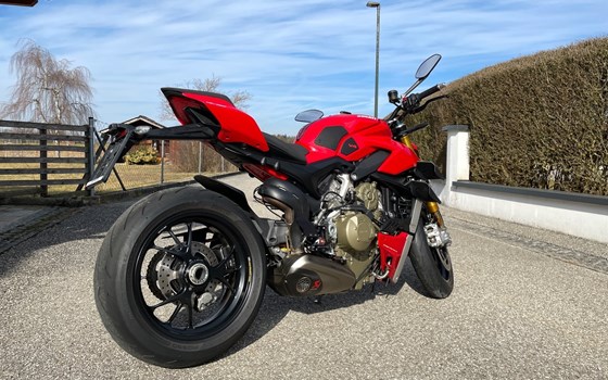 Gebrauchtmotorrad Ducati Streetfighter V4 S - Bild 3