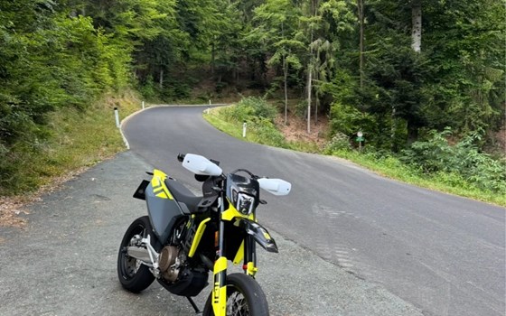 Gebrauchtmotorrad Husqvarna 701 Supermoto - Bild 2