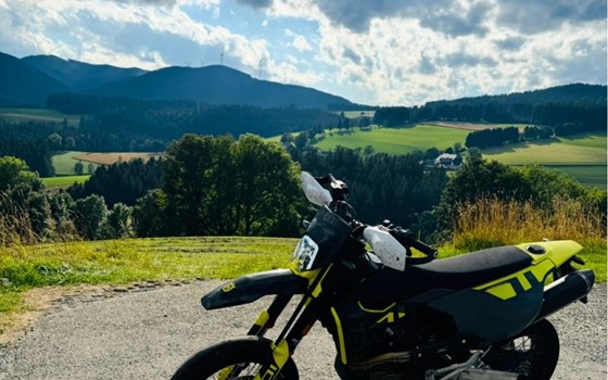Gebrauchtmotorrad Husqvarna 701 Supermoto - Bild 5