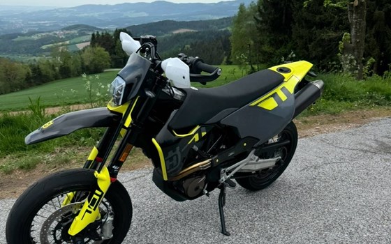 Gebrauchtmotorrad Husqvarna 701 Supermoto - Bild 1