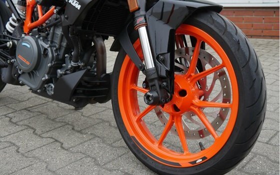 Gebrauchtmotorrad KTM 390 Duke - Bild 4