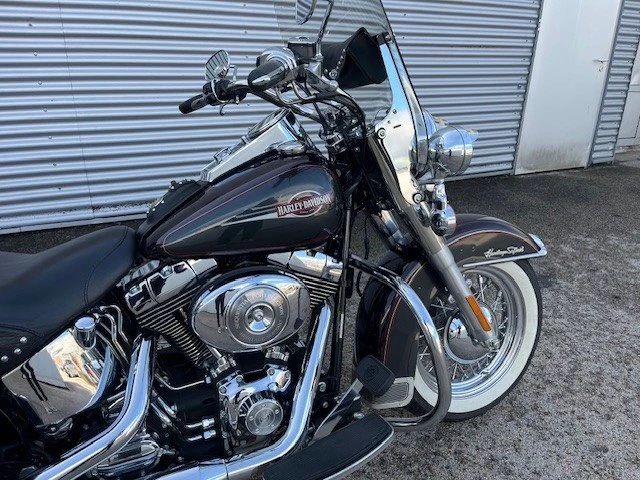 Harley-Davidson Softail Heritage Classic FLSTC (Deep Cherry/Black Pearl) - Bild 3