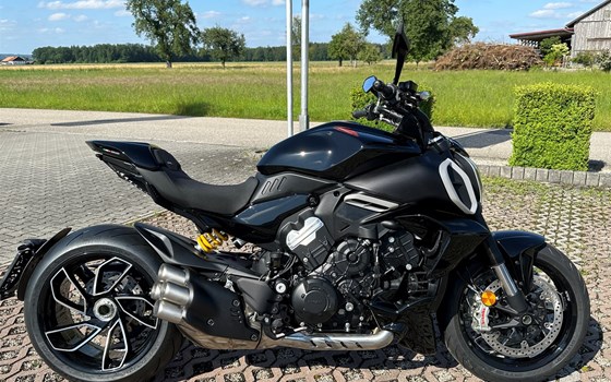 Gebrauchtmotorrad Ducati Diavel V4 - Bild 1