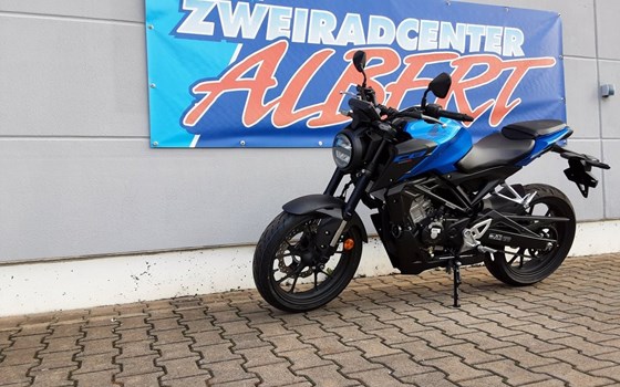 Gebrauchtmotorrad Honda CB125R - Bild 9