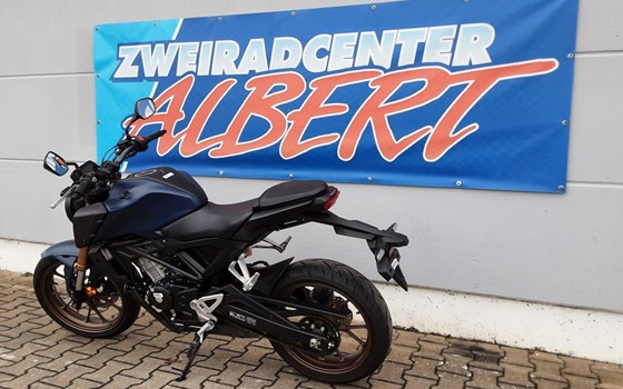 Gebrauchtmotorrad Honda CB125R - Bild 7