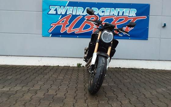 Gebrauchtmotorrad Honda CB650R E-Clutch - Bild 3