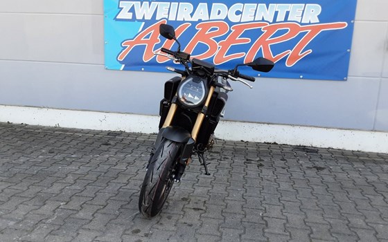 Gebrauchtmotorrad Honda CB650R E-Clutch - Bild 2