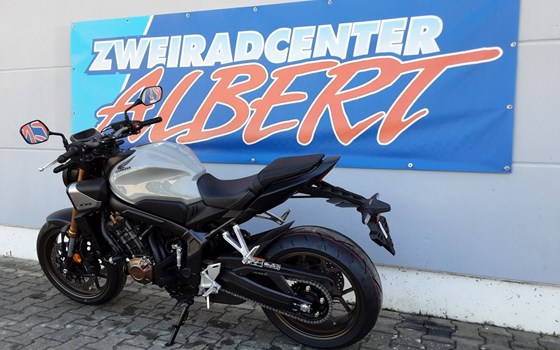 Gebrauchtmotorrad Honda CB650R E-Clutch - Bild 6