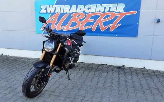 Gebrauchtmotorrad Honda CB650R E-Clutch - Bild 3