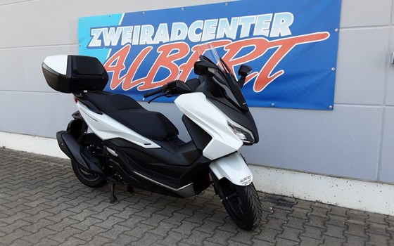 Gebrauchtmotorrad Honda Forza 350 - Bild 2