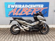 Honda Forza 750