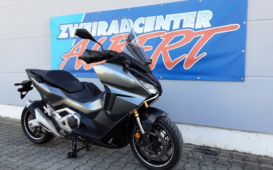 Gebrauchtmotorrad Honda Forza 750 - Bild 2