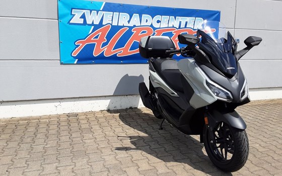 Gebrauchtmotorrad Honda Forza 125 - Bild 7