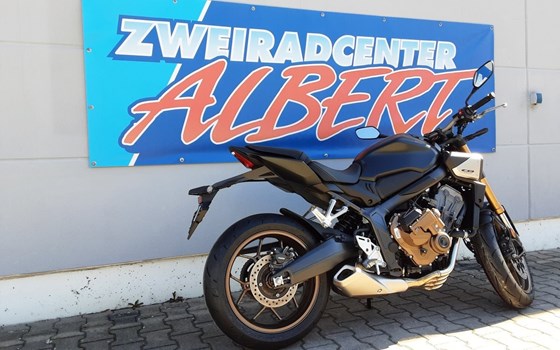 Gebrauchtmotorrad Honda CB650R E-Clutch - Bild 3