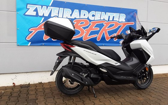 Gebrauchtmotorrad Honda Forza 125 - Bild 8