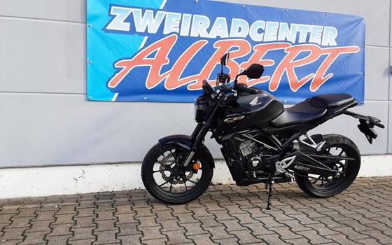 Gebrauchtmotorrad Honda CB125R - Bild 2