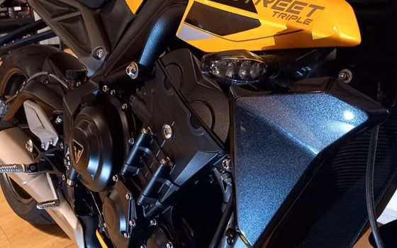 Gebrauchtmotorrad Triumph Street Triple RS - Bild 6