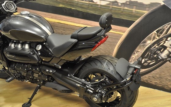 Gebrauchtmotorrad Triumph Rocket 3 Storm GT - Bild 11