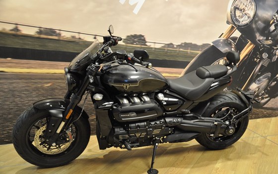 Gebrauchtmotorrad Triumph Rocket 3 Storm GT - Bild 8