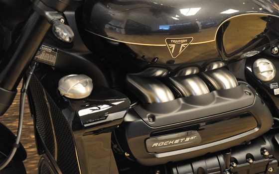 Gebrauchtmotorrad Triumph Rocket 3 Storm GT - Bild 9