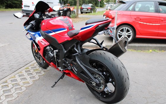 Gebrauchtmotorrad Honda CBR1000RR-R Fireblade - Bild 3