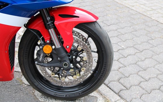 Gebrauchtmotorrad Honda CBR1000RR-R Fireblade - Bild 9