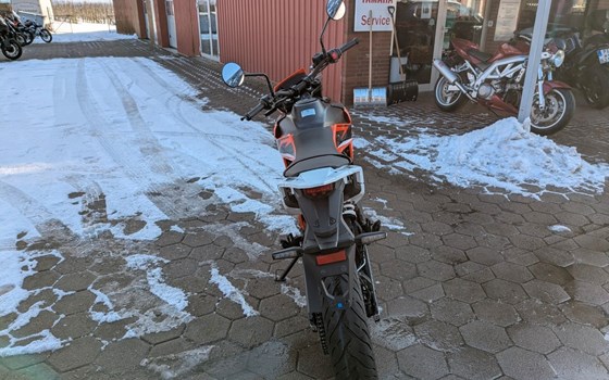 Neufahrzeug KTM 125 SMC R - Bild 8