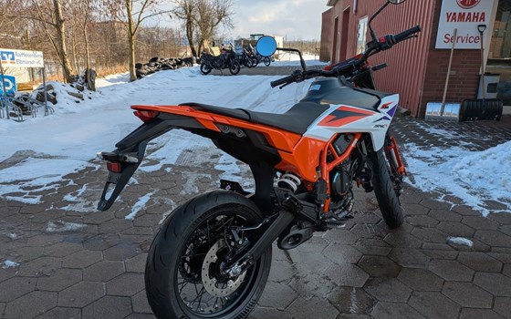 Neufahrzeug KTM 390 SMC R - Bild 4