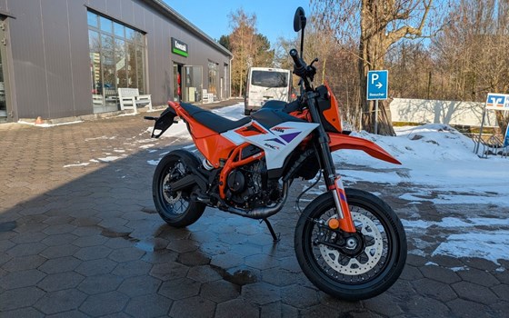 Neufahrzeug KTM 390 SMC R - Bild 8