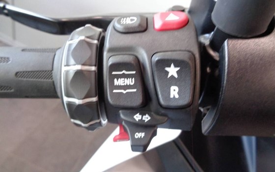 Gebrauchtmotorrad BMW CE 04 - Bild 3