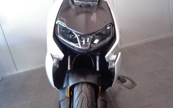 Gebrauchtmotorrad BMW CE 04 - Bild 8