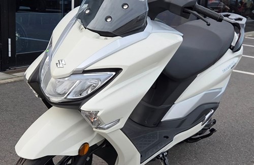 Neumotorrad Suzuki Burgman Street 125EX