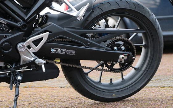 Gebrauchtmotorrad Honda CB125R - Bild 10