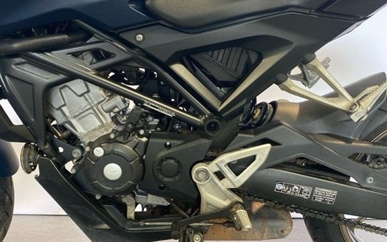 Gebrauchtmotorrad Honda CB125R - Bild 12