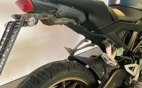 Gebrauchtmotorrad Honda CB125R - Bild 7