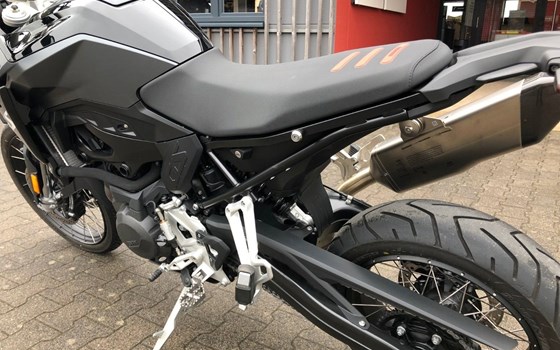 Gebrauchtmotorrad BMW F 900 GS - Bild 3