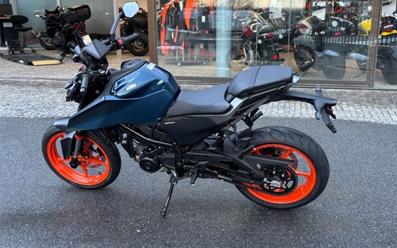 Neufahrzeug KTM 125 Duke - Bild 10
