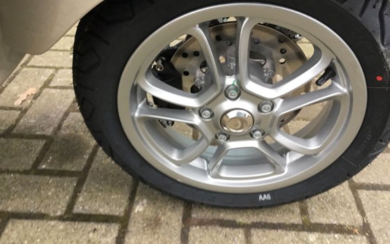 Neufahrzeug Vespa GTS 125 - Bild 8